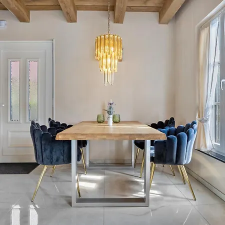 Exklusives Samyel Nyaraló