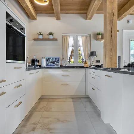 Exklusives Samyel Warendorf