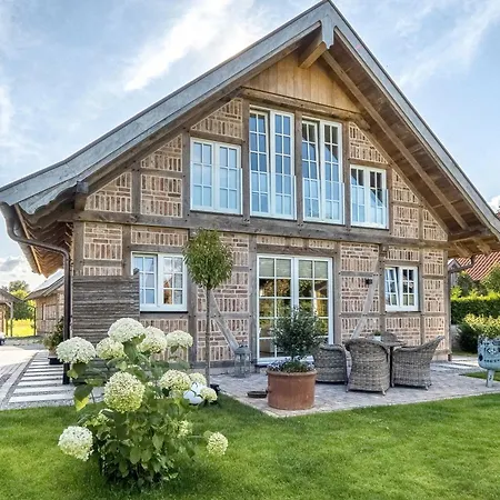 Exklusives Samyel Warendorf