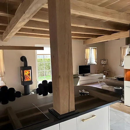 Exklusives Samyel Nyaraló