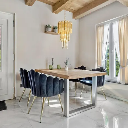 Exklusives Samyel Nyaraló *