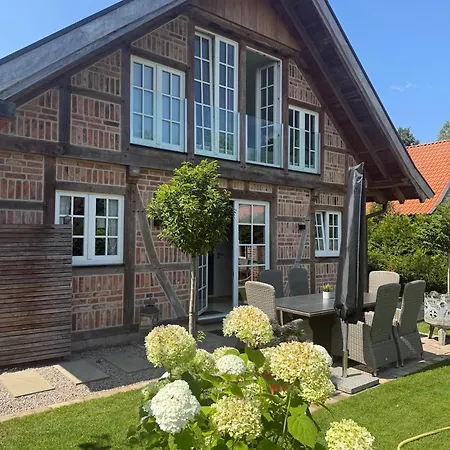 Exklusives Samyel Warendorf